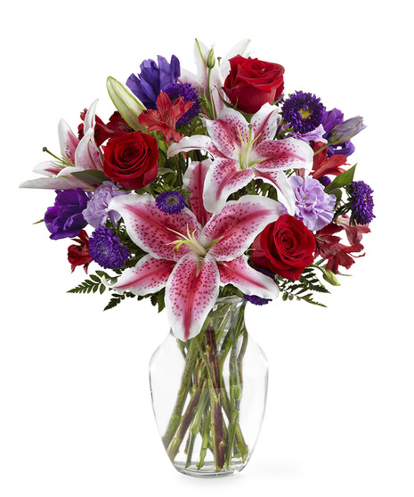 Sophisticated bouquet in a glass vase